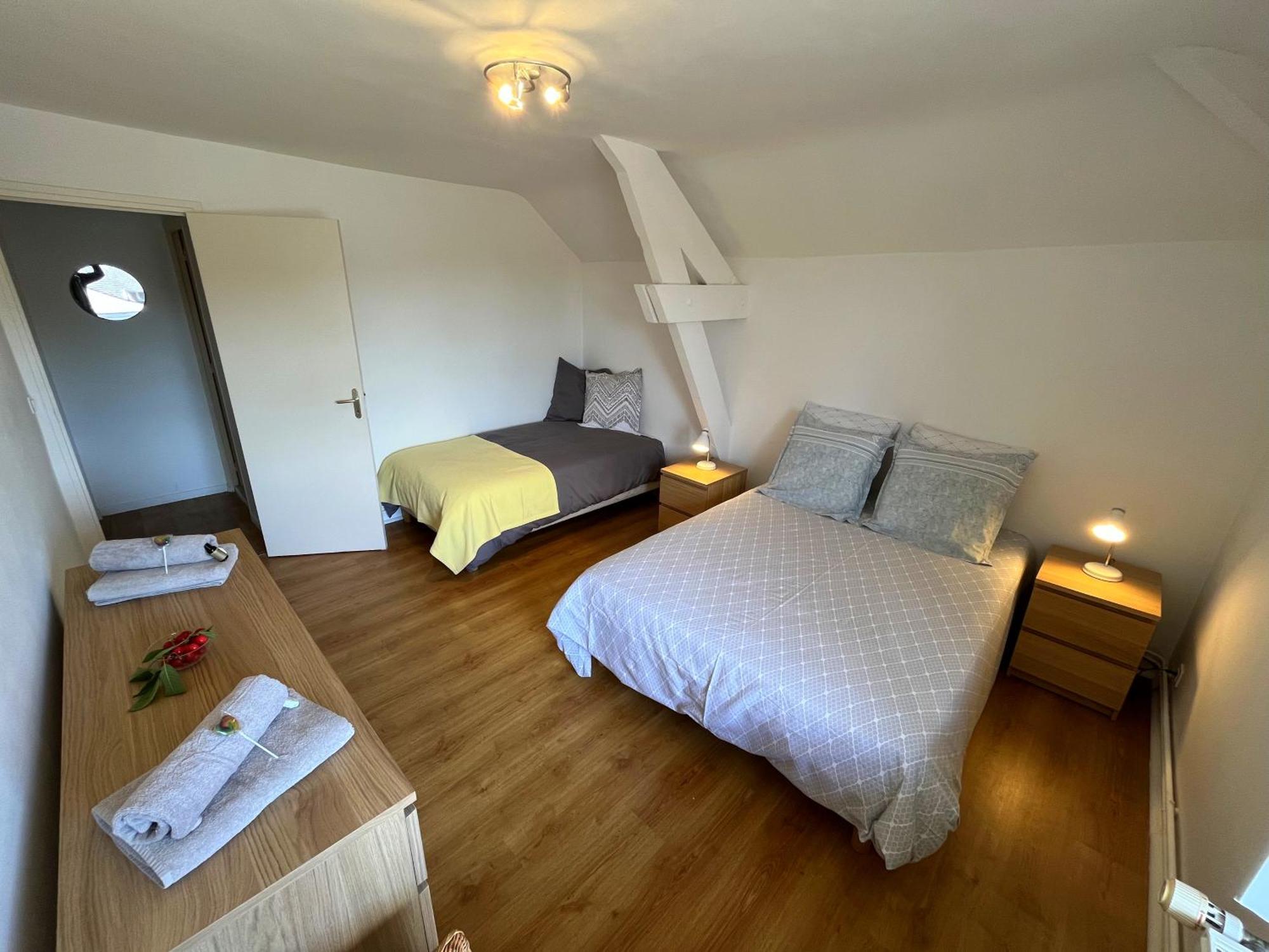 Ecurie Des Charmes A 5 Minutes De La Plage Merville-Franceville-Plage Exterior foto